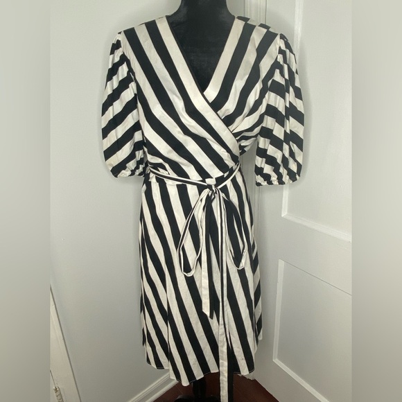 Eloquii Black and White Puff Sleeve Wrap Dress - Picture 1 of 7